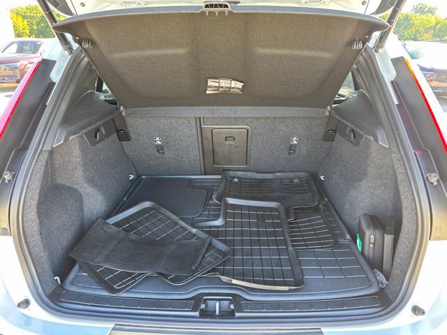 Certified 2024 Volvo XC40 B5 Core AWD/4WD image 32