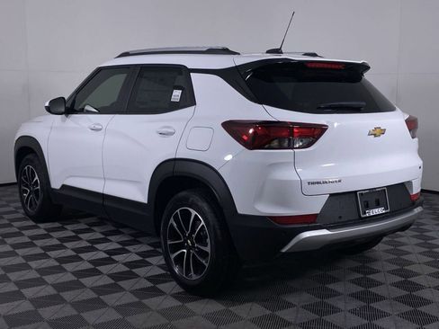 New 2026 Chevrolet TrailBlazer LT w/ Convenience Package FWD image 17