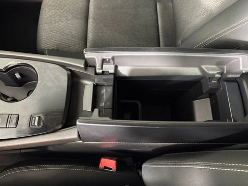 Used 2024 Nissan Rogue SV FWD image 31