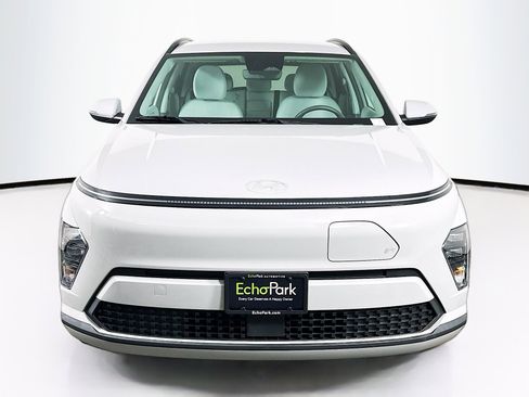 Used 2024 Hyundai Kona SEL FWD image 2