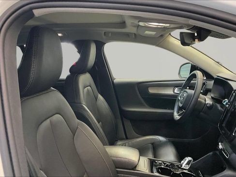 Used 2024 Volvo XC40 B5 Ultimate w/ Protection Package Premier AWD/4WD image 29