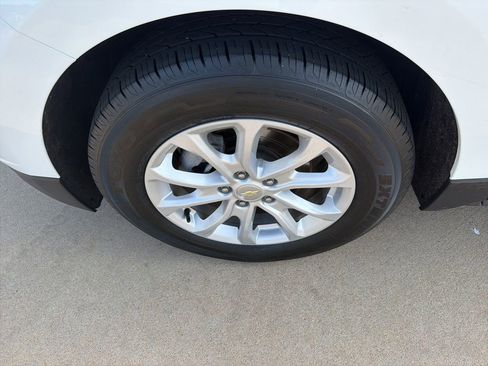 Used 2020 Chevrolet Equinox LS FWD image 4