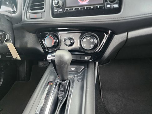 Used 2018 Honda HR-V LX image 34