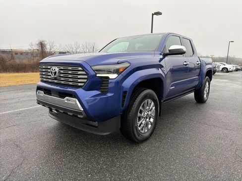 Used 2025 Toyota Tacoma Limited image 4