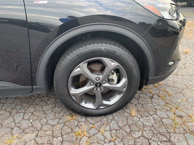 Certified 2025 Ford Escape ST-Line Select AWD/4WD image 38