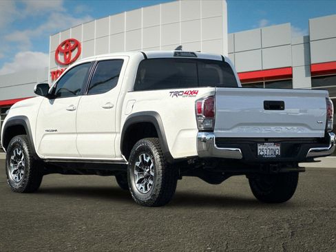 Certified 2023 Toyota Tacoma TRD Off-Road image 5