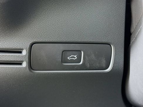 Certified 2026 Volvo XC40 B5 Ultra w/ Climate Package AWD/4WD image 10