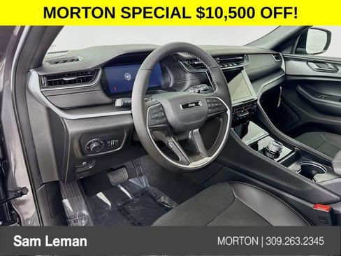 New 2025 Jeep Grand Cherokee L Altitude image 9