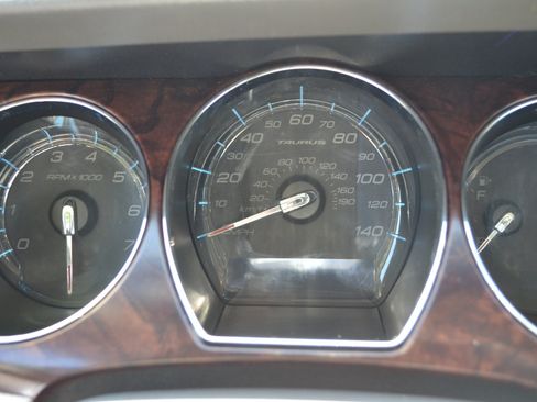 Used 2011 Ford Taurus Limited w/ 303A Rapid Spec Order Code image 22