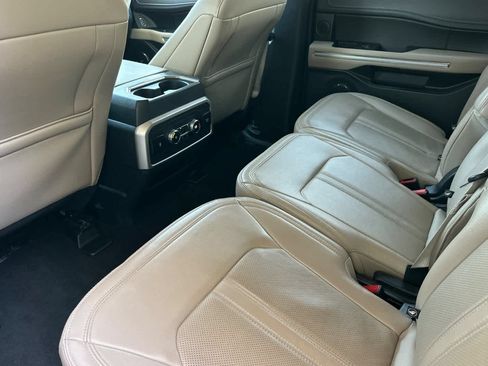 Certified 2024 Ford Expedition Max Limited RWD image 4
