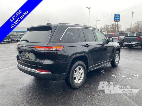 Used 2023 Jeep Grand Cherokee Laredo image 7