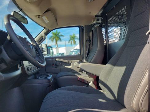 Used 2023 GMC Savana 2500 w/ Driver Convenience Package image 11