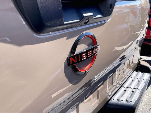 Used 2022 Nissan Frontier Pro-X image 8