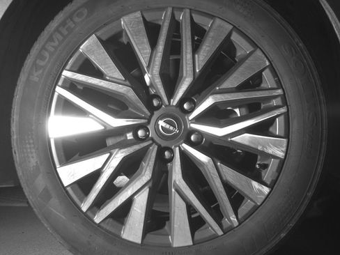 Used 2025 Nissan Altima 2.5 SV image 13