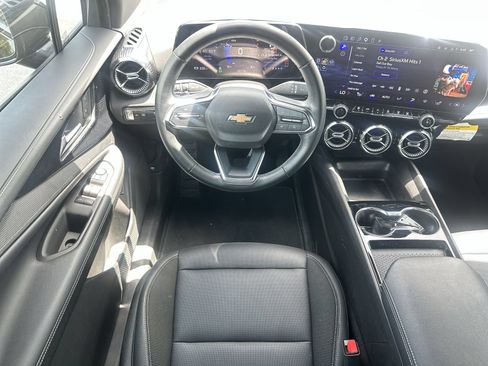 Used 2024 Chevrolet Blazer EV LT AWD/4WD image 17