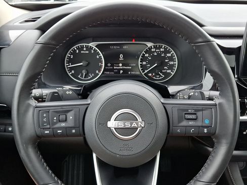 Certified 2025 Nissan Pathfinder SV w/ SV Premium Package AWD/4WD image 19