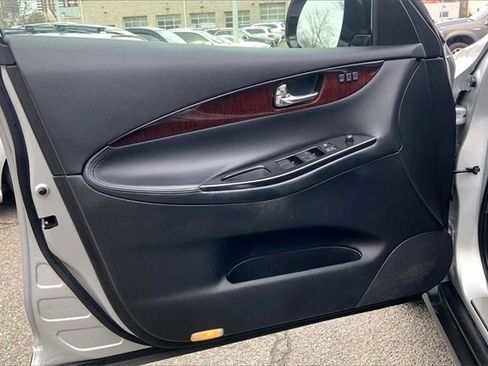 Used 2017 INFINITI QX50 AWD w/ Premium Plus Package image 18