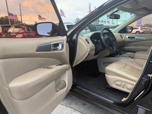 Used 2017 Nissan Pathfinder SL FWD image 8
