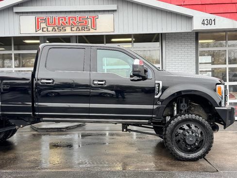 Used 2017 Ford F350 Platinum w/ Platinum Ultimate Package image 14