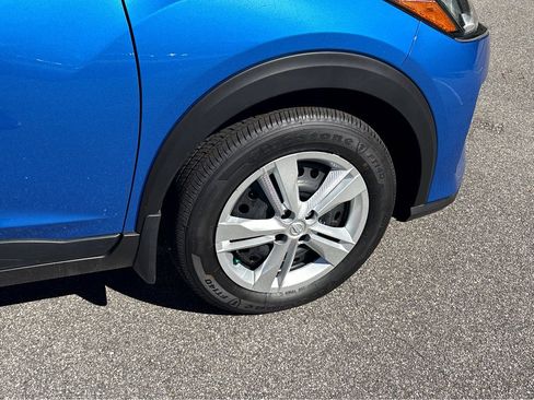 New 2025 Nissan Kicks Play S FWD image 19