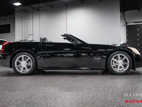 Used 2006 Cadillac XLR RWD image 6