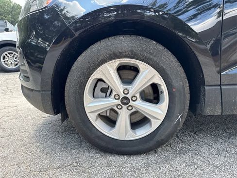 New 2024 Ford Edge SE image 9