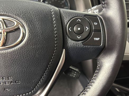Used 2016 Toyota RAV4 XLE AWD/4WD image 31