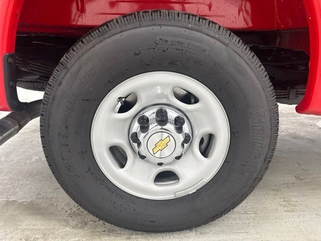 New 2026 Chevrolet Express 3500 w/ Driver Convenience Package RWD image 27