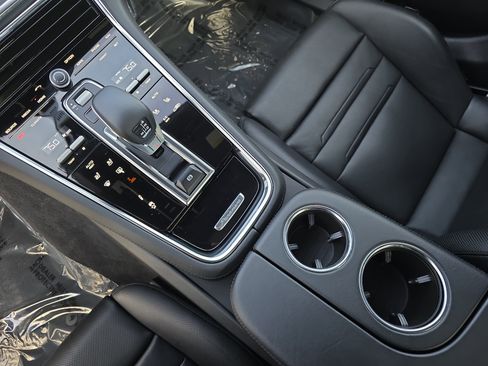 Used 2020 Porsche Panamera GTS image 26