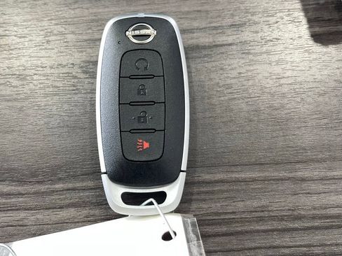 New 2026 Nissan Kicks SR w/ Cold Weather Package image 18