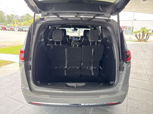 Used 2025 Chrysler Pacifica Select FWD image 21