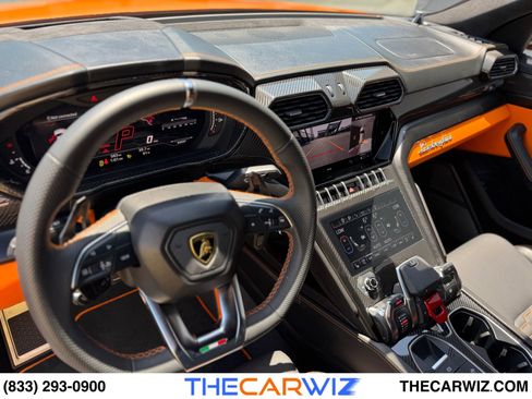 Used 2022 Lamborghini Urus image 23