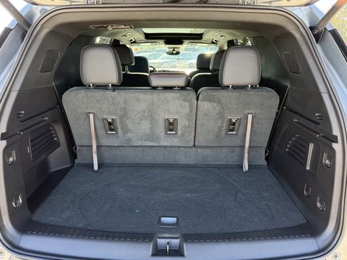 Used 2023 Chevrolet Tahoe Z71 w/ Luxury Package image 31