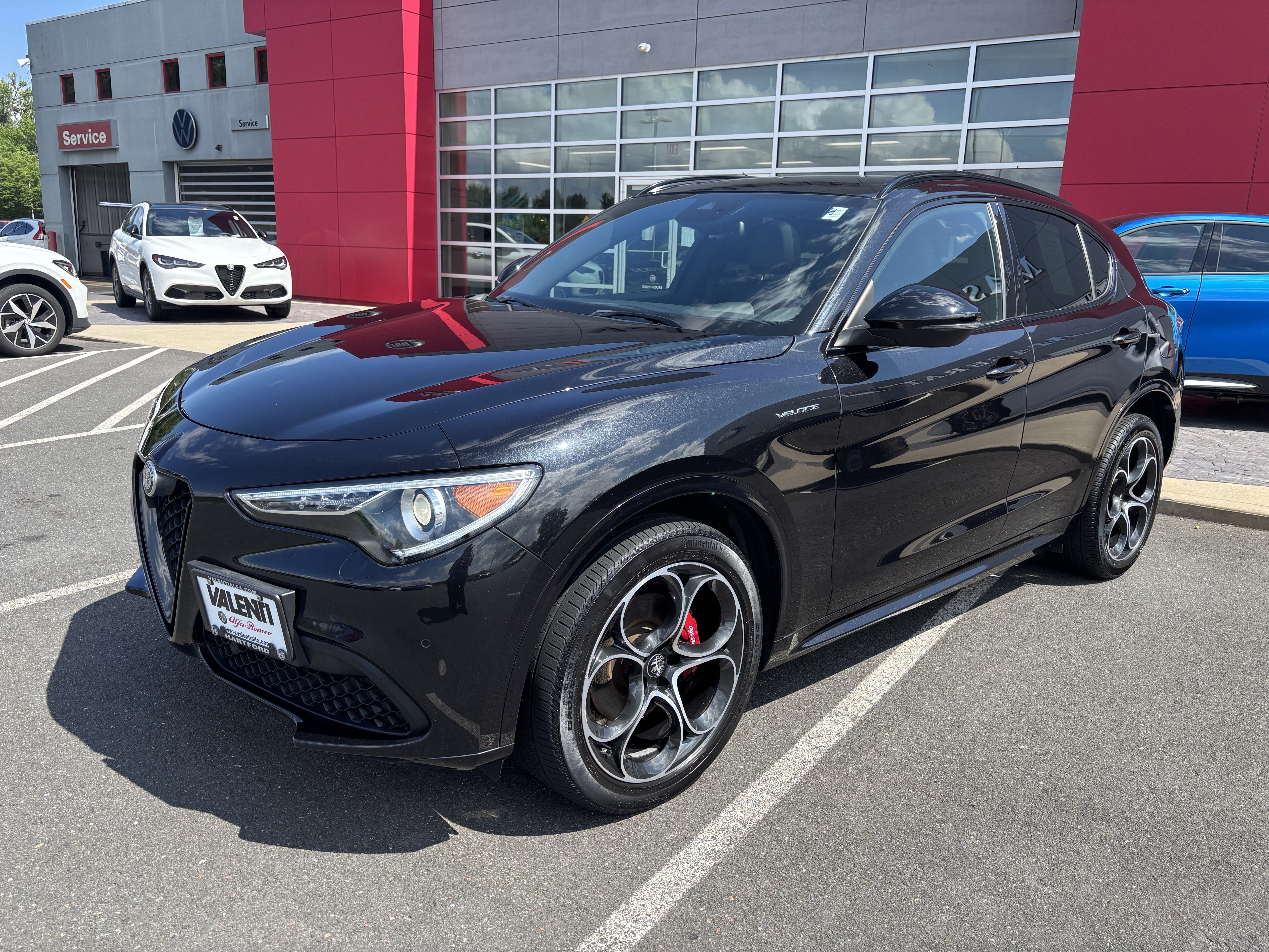 Used 2023 Alfa Romeo Stelvio Veloce AWD/4WD image 3