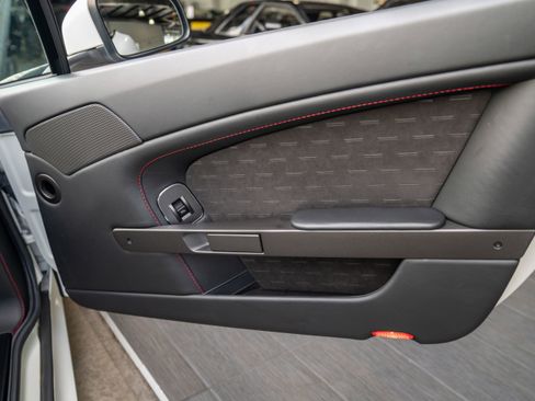 Used 2015 Aston Martin V8 Vantage GT image 28
