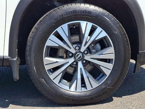 Certified 2023 Nissan Rogue SV w/ SV Premium B Package AWD/4WD image 9