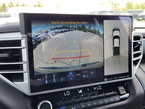 Used 2023 Toyota Tundra Platinum AWD/4WD image 17
