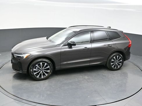 Used 2025 Volvo XC60 B5 Plus AWD/4WD image 30