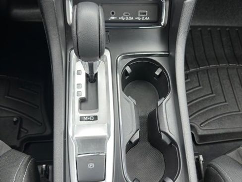 Used 2023 Subaru Ascent Premium w/ Convenience Package image 13