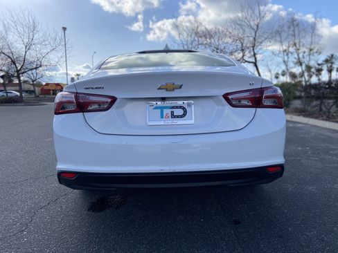 Used 2021 Chevrolet Malibu LT image 16