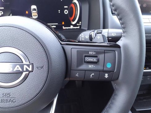 Certified 2024 Nissan Rogue SL FWD image 12