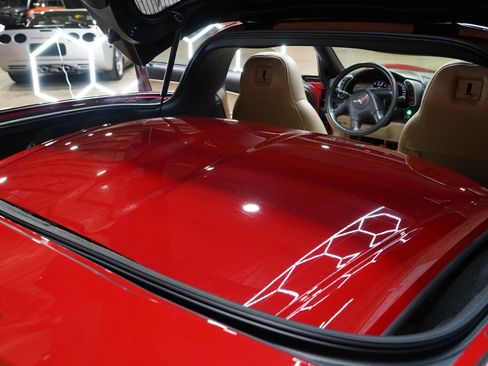 Used 2005 Chevrolet Corvette Coupe w/ Preferred Equipment Group RWD image 33