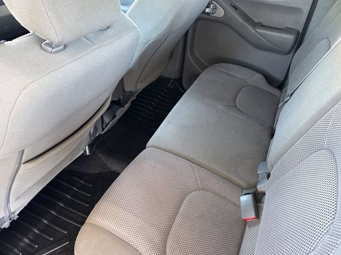 Used 2019 Nissan Frontier SV RWD image 5