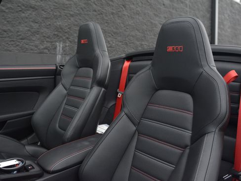 Certified 2023 Porsche 911 Cabriolet image 5