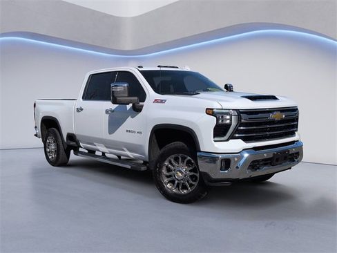 Used 2026 Chevrolet Silverado 2500 LTZ w/ LTZ Premium Package image 2