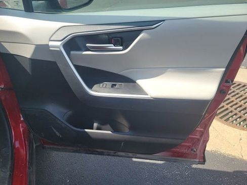 Certified 2025 Toyota RAV4 XLE w/ Convenience Package AWD/4WD image 9