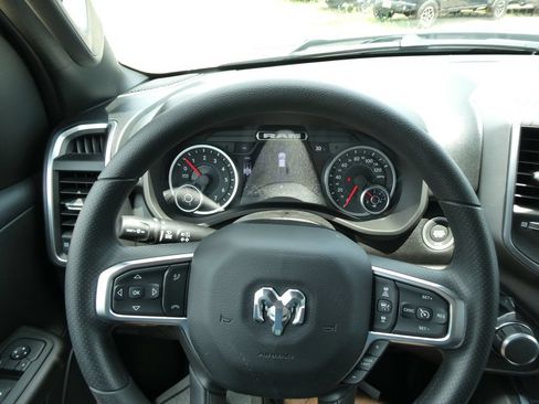 New 2026 RAM 1500 Express AWD/4WD image 11