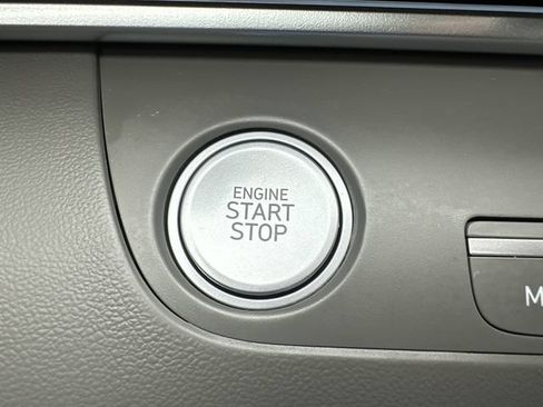 Used 2025 Hyundai Elantra SEL FWD image 35