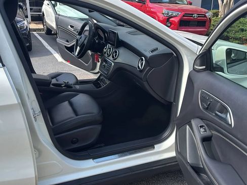 Used 2015 Mercedes-Benz GLA 250 4MATIC image 19