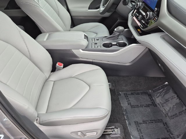 Certified 2026 Toyota Highlander XLE AWD/4WD image 32